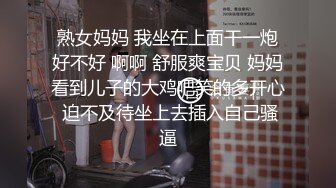 某化妆品柜姐偷懒跳热舞