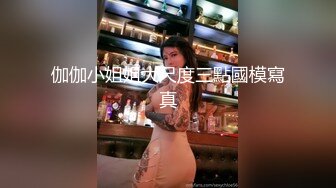 黑丝高跟露脸极品妩媚少妇跟她的老外男友激情啪啪给狼友看，深喉草嘴大鸡巴吃奶玩逼刮逼毛，高难度姿势草逼