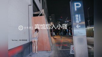 裸奔-高速路堵车妹子们尿尿集锦