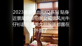 极品粉嫩金发比女人还女人的人妖,迷人的躺在床上等着你玩紧紧的屁眼操起来表情动诱惑