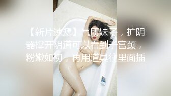 短发10级清纯甜美耐看小美眉，声音也超甜美，奶子非常大 居然敢在空旷的公园里露出