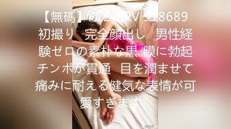 21 性奴跪地销魂吃鸡巴，被我一顿猛插，深喉