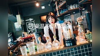 苗条贫乳美少妇，酒店里面被推倒无套啪啪后入操逼